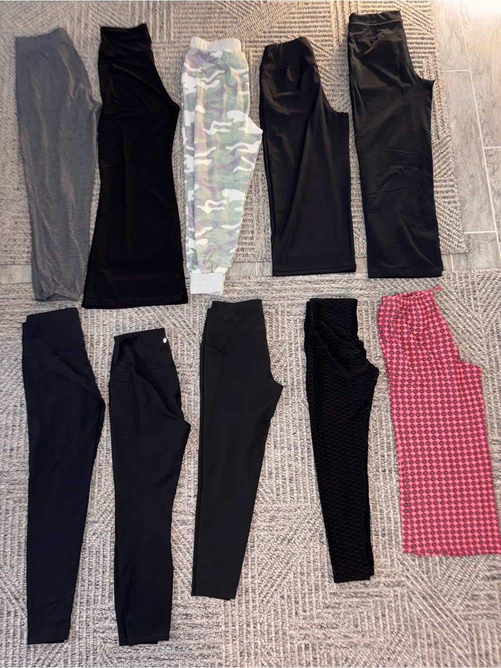 Lot of 10 Womens Sz LARGE Active exercise bottoms pants Yoga Joggers, capris